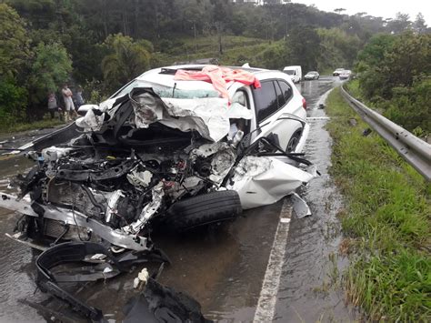 Pedestre é Atropelado Em Acidente Entre Caminhão E Bmw Na Sc 418