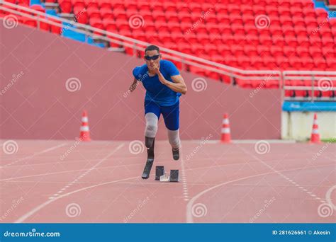 Athlete With Prosthetics Sprints Instantly From Start Displaying