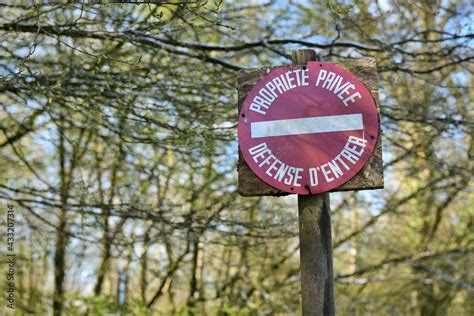 Fotka Forêt privée Panneau Propriété privée Défense d entrer à l