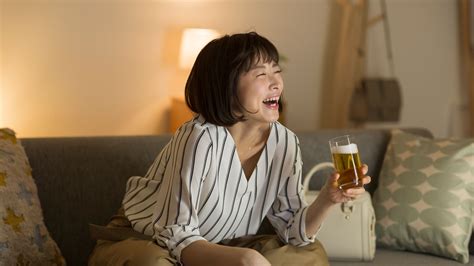 ｢毎晩1人で酒を飲む｣なんてあり得ない日本の｢晩酌文化｣が海外から不思議がられるワケ ｢日本人はお酒を飲むのに理由が要らない