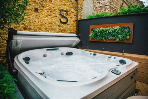 JACUZZI HOT TUB SHOPPING EVENT Oyster Pools