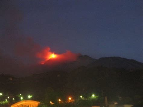 Eruzione Etna Aeroporto Di Fontanarossa Pienamente Operativo