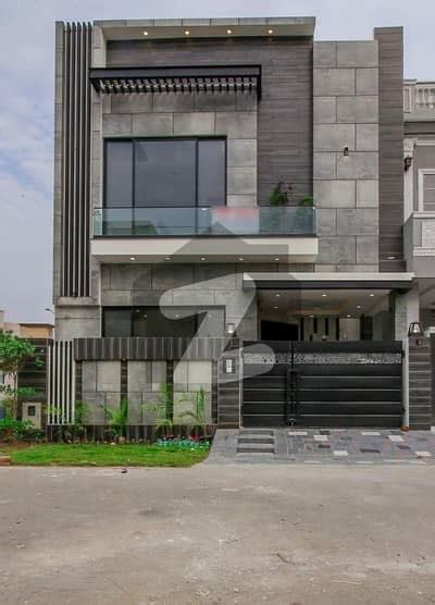 5 MARLA MODERN HOUSE AVAILABLE FOR RENT DHA 9 Town DHA Defence Lahore