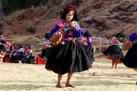 Conoce Alguno De Los Trajes Tipicos De Puno Que Se Utilizan En Las