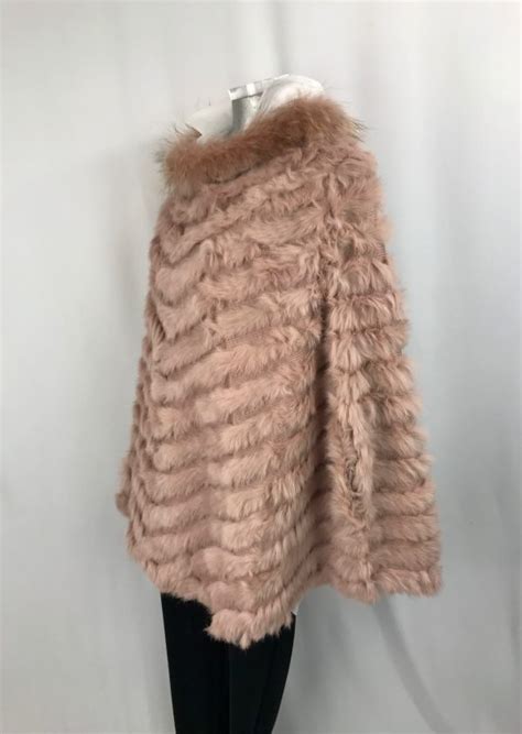 Poncho Rabbit Rosado L Encant Boutique L Encant Boutique Altea