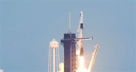 Spacex Bags Million Nasa Contract To De Orbit Iss In