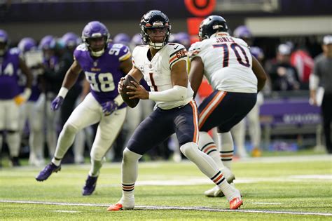 Justin Fields Growing Comfort Level Shows In Bears Defeat Ap News