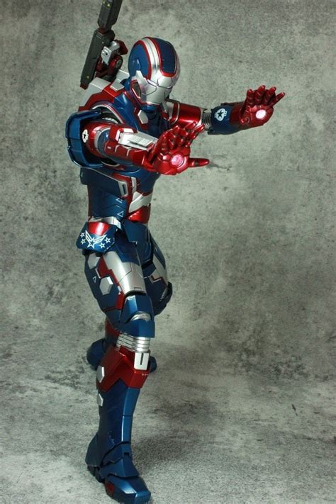 Hottoys アイアンマン3 アイアン・パトリオット レビュー！！ MarkⅦのホットトイズブログ Hottoysは量産された芸術だっ！！！！