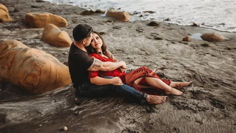 Romantic Beach Couple Pictures Popsugar Love Uk Photo