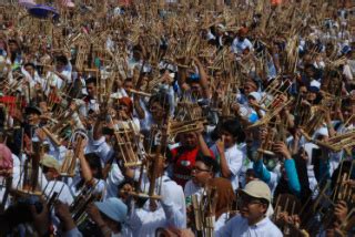 Pemecahan Rekor Bermain Angklung Pada Peringatan Kaa Ke Datatempo