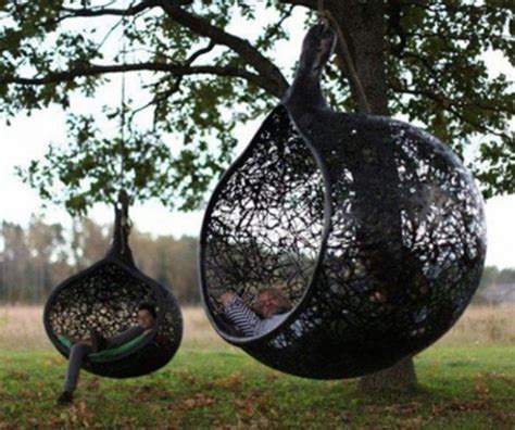 33 Awesome Outdoor Hanging Chairs - DigsDigs