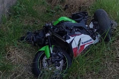 Motociclista Tem Corpo Partido Ao Meio Durante Acidente Em Avenida De