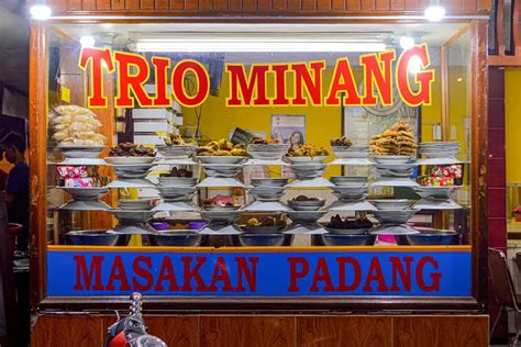 Pecinta Masakan Minang Wajib Mampir Berikut Rekomendasi Warung Nasi