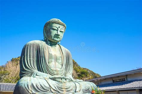 Daibutsu El Gran Buda En El Templo Del Kotokuin En Kamakura Kanaga