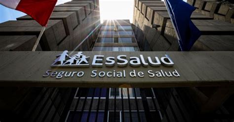 Gobierno nombra a César Linares como presidente de EsSalud tras