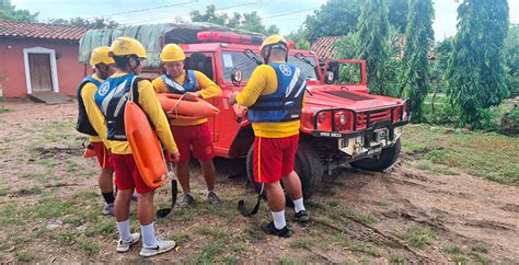 Bomberos buscan a joven arrastrado por río Choluteca en el sur de