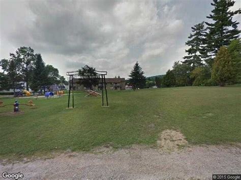 Google Street View Montebello (Quebec) - Google Maps