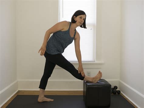 IT Band Stretches For Outer Hip And Knee Pain: All Levels Included