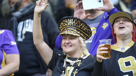 Photos: Fans | Saints vs. Vikings Week 4 2022