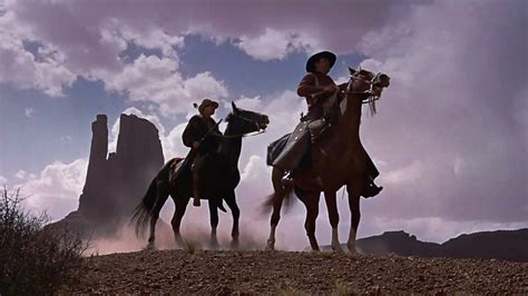 John Wayne Snuck An Emotional Tribute Into The Searchers' Final Scene