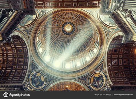 St. Peter’s Basilica interior – Stock Editorial Photo © rabbit75_dep #254354920