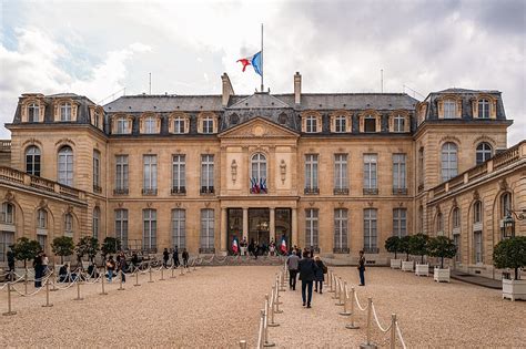 Palais De Lelys E Ans Dhistoire Le D Crypteur Politique