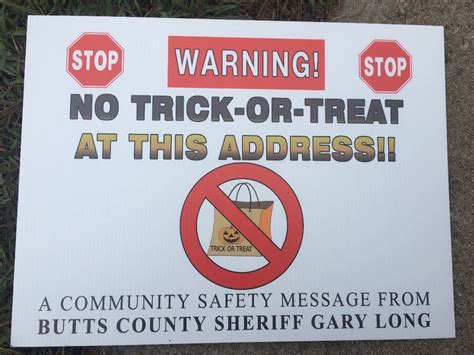 Georgia Sheriffs Office Places No Trick Or Treat Signs At Sex