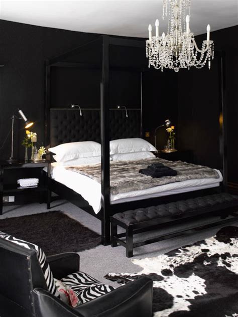 30 Dramatic Bedroom Ideas Decoholic