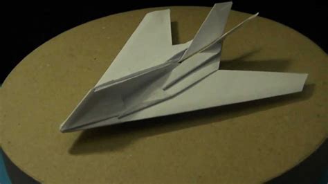 An Overview Of The 16 Best Paper Airplane Designs | thecoolist