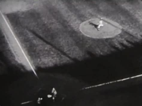 Baseball By Bsmile On Twitter Willie Mays Makes The Catch And Throw