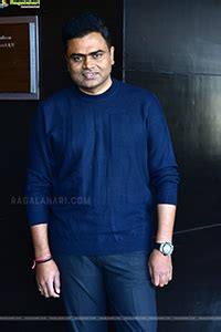 Director Vamsi Paidipally At Vaarasudu Movie Interview HD Photo Gallery