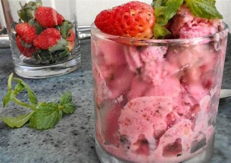 Resep Strawberry Froyo Oleh Nila Shanif Cookpad