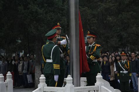 学校举行升国旗仪式 庆祝新中国成立65周年兰州大学新闻网