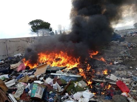 Rom Piaga Roghi Rifiuti Tossici Forse Esercito A Roma