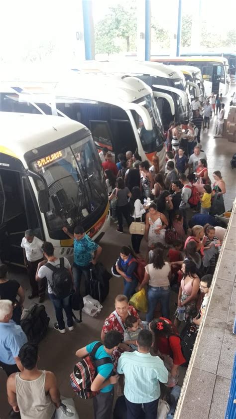 Movimento na rodoviária de Montes Claros aumenta durante feriado da