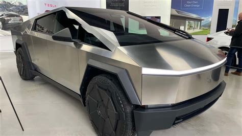 Tesla Cybertruck é vendida no Brasil sob encomenda por R 840 mil