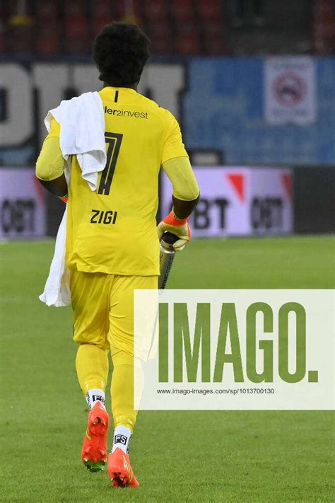 Goalkeeper Lawrence Ati Zigi Fcsg Grasshopper Club Zurich Fc St