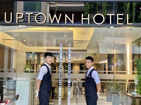 Kh M Ph Uptown Hotel S I G N Ph Ng C Xinh P Gi M M T I Trung