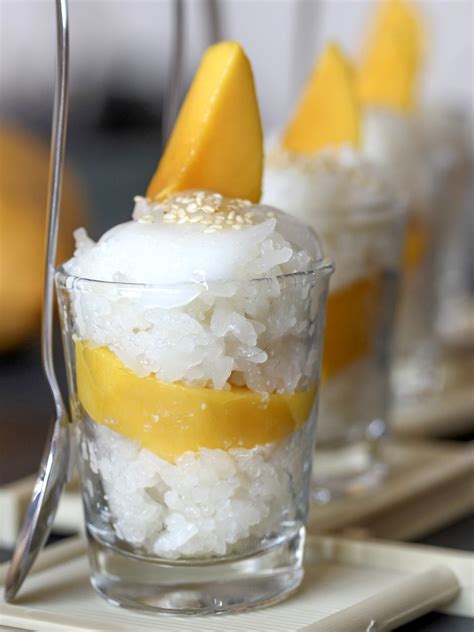 Riz gluant au lait de coco et mangue fraîche