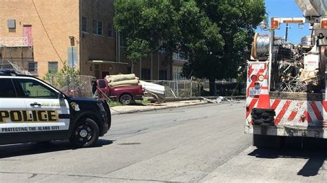 Truck Crashes Into Utility Pole Knocks Out Power Woai