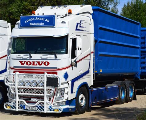 Loods Akeri Volvo Fh4 Globetrotter 6x2 Tag Axle Hooklift System