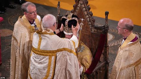 King Charles Begins His Historic Procession Monarch Leaves Buckingham