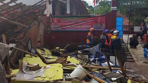 Terremoto Sorprende A Indonesia Confirman 162 Muertos