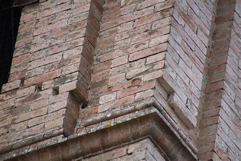 Terremoto Umbria Notte Fuori Casa Per Un Centinaio Di Persone Campanile Pericolante Nella