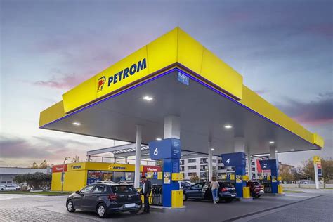 Benzina A Urcat La Lei Pe Litru Dup Ce Petrom A Scumpit Carburan Ii