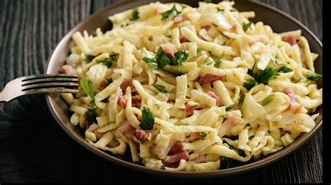 Sp Tzle Mit Sahne Und Speck Rezept Alpenfein