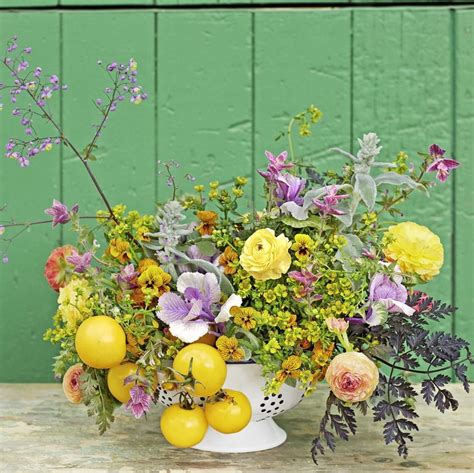 Try these beautiful Easter Flower Bouquets at home