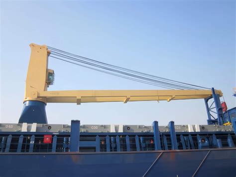 ship deck crane marine cargo crane supplier