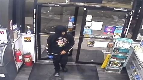 Police Search For Man Who Robbed Gas Station In Tampa At Gunpoint