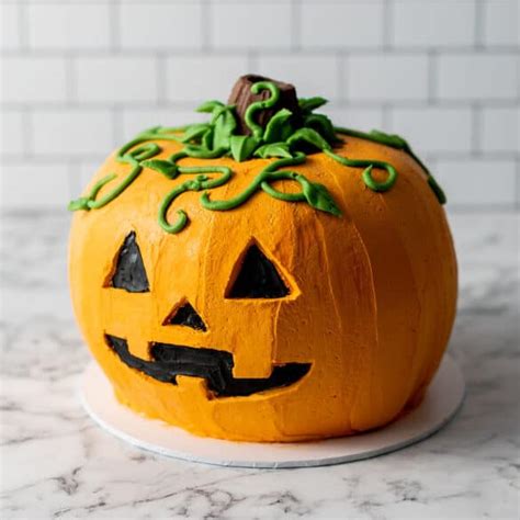 Jack-O’-Lantern Halloween Cake - The Scranline